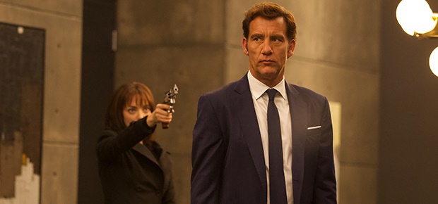 Amanda Seyfried and Clive Owen in a scene from Anon. (Film Infinity)