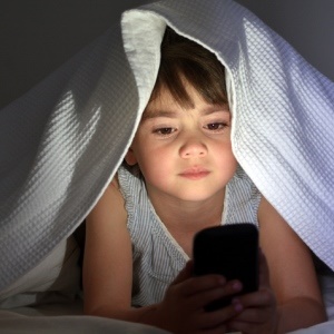 Electronic devices can rob kids of their sleep. 