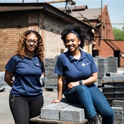 Entrepreneur sisters recycle your plastic to make bricks, and it works