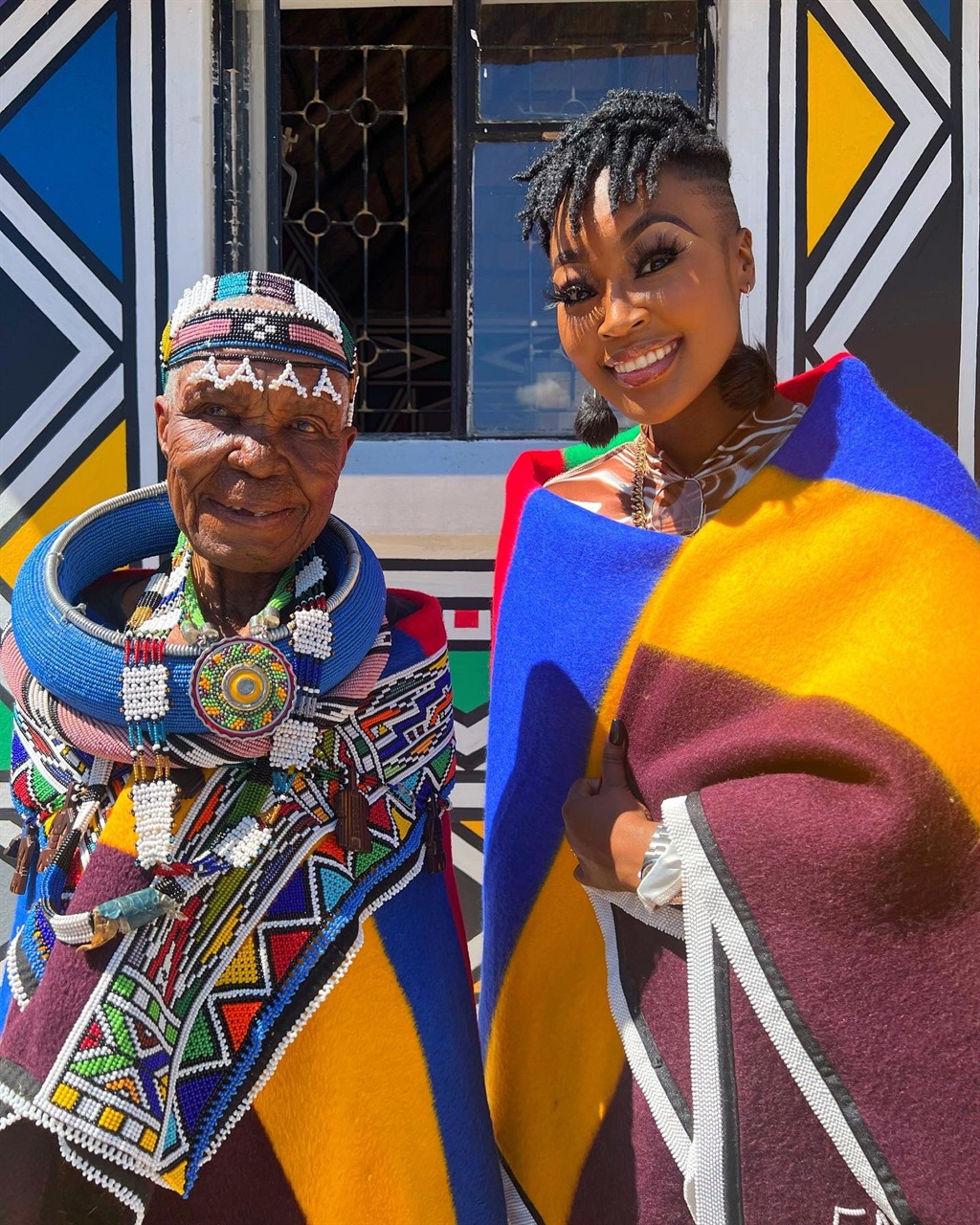 Dr Esther Mahlangu and Lamiez Holworthy. Photo from Twitter.