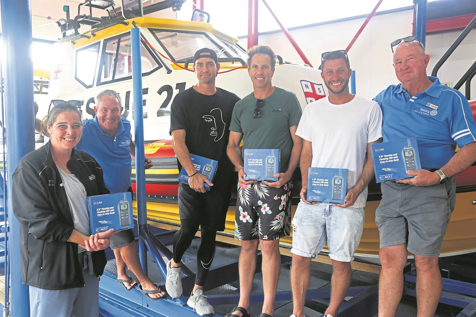 From left are Sara Smith (St Francis Bay station commander), Andrew Watson (St Francis Bay Rotary), Ryan Christie (co-founder of Billy's Beach), Warren Adler (Billy’s Beach financial head and co-organiser of Billy’s Beach Charity Party), Shaun Payne (co-founder of Billy's Beach) and Ivan Beaumont (St Francis Bay Rotary).                                                                Photo: SUPPLIED