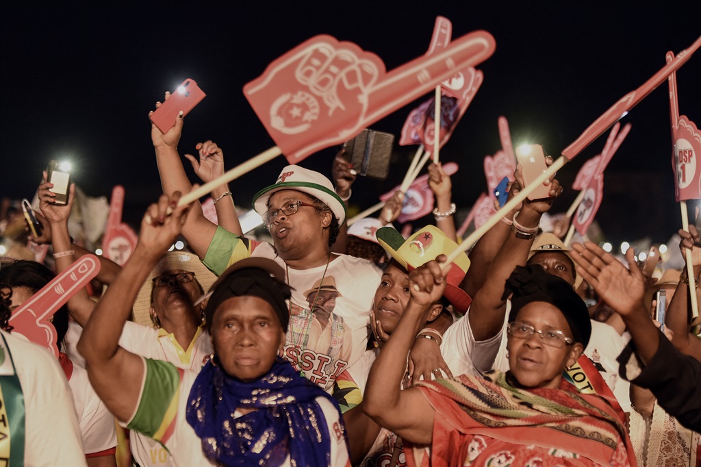 Supporters of presidential candidate Domingos Simoes Pereira (DSP) from the traditional ruling African Party for the Independence of Guinea-Bissau and Cape Verde (PAIGC) attend a rally at Nino Correa stadium in Bissau, on December 27, 2019, ahead of the December 29 poll.