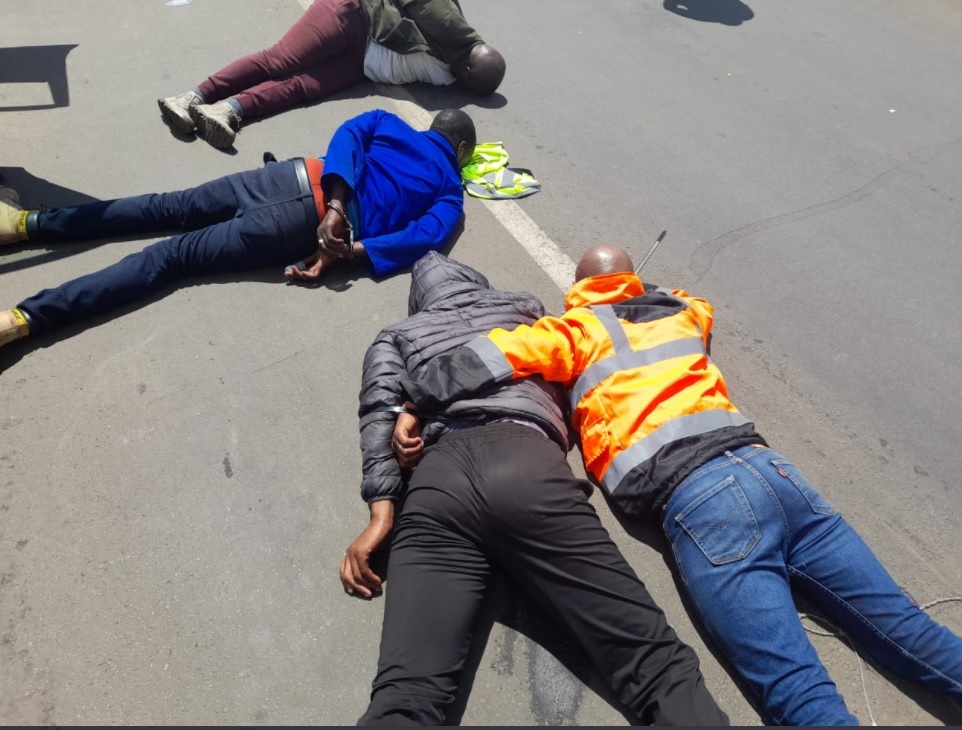 Two suspects have been fatally wounded and five were arrested during a shootout with the police in Benoni. (Supplied: SAPS)