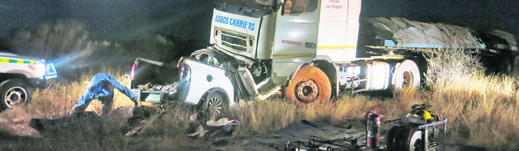 Gru botsing Tussen Trok En Bakkie Eis 6 Mense Se Lewe Dieson