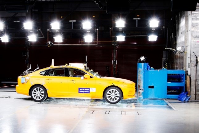 Two decades in the service of saving lives: Volvo Cars Safety Centre celebrates 20 years. 