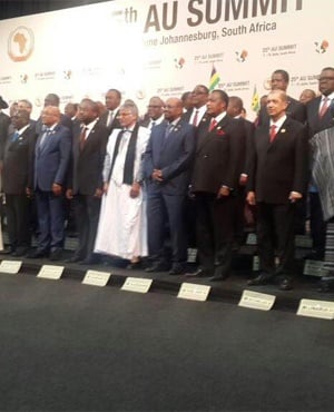 African leaders pose at the AU Summit in Johannesburg. Sudan President Omar Al-Bashir is among them. (Mahlatse Gallens, Twitter)