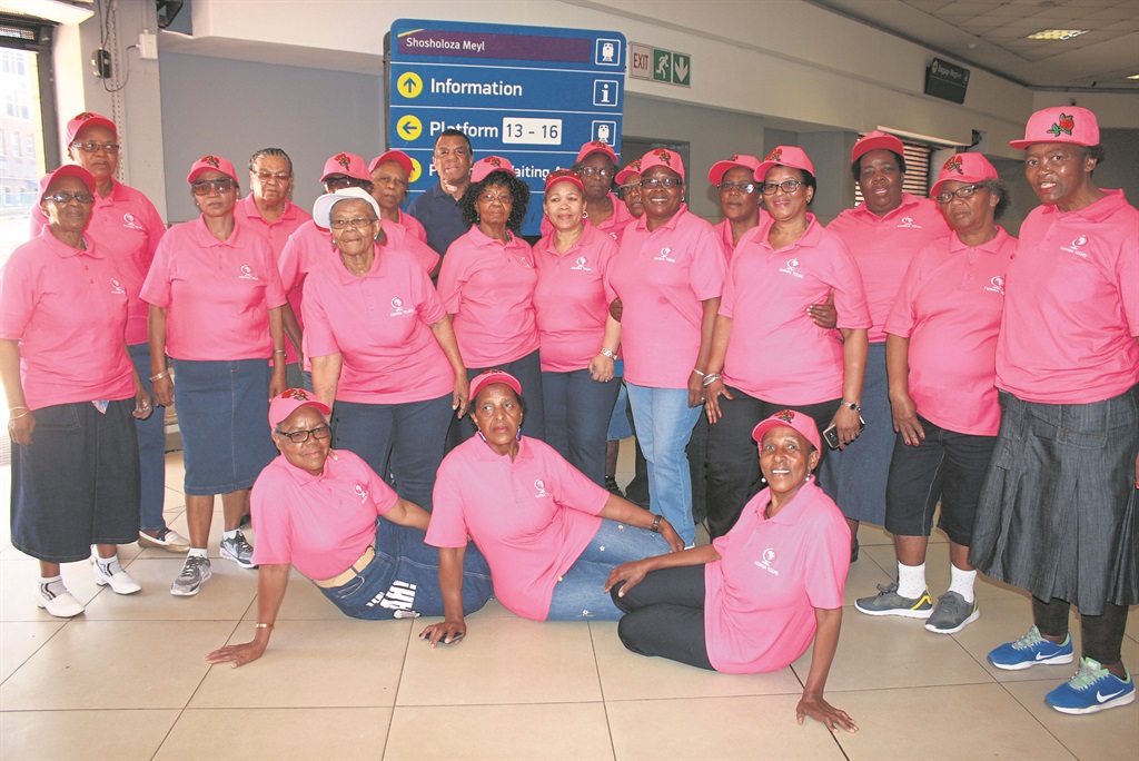 Members of the Pull Together Senior Citizens club took a trip to Cape Town at the weekend.          Photo by Stephens Molobi