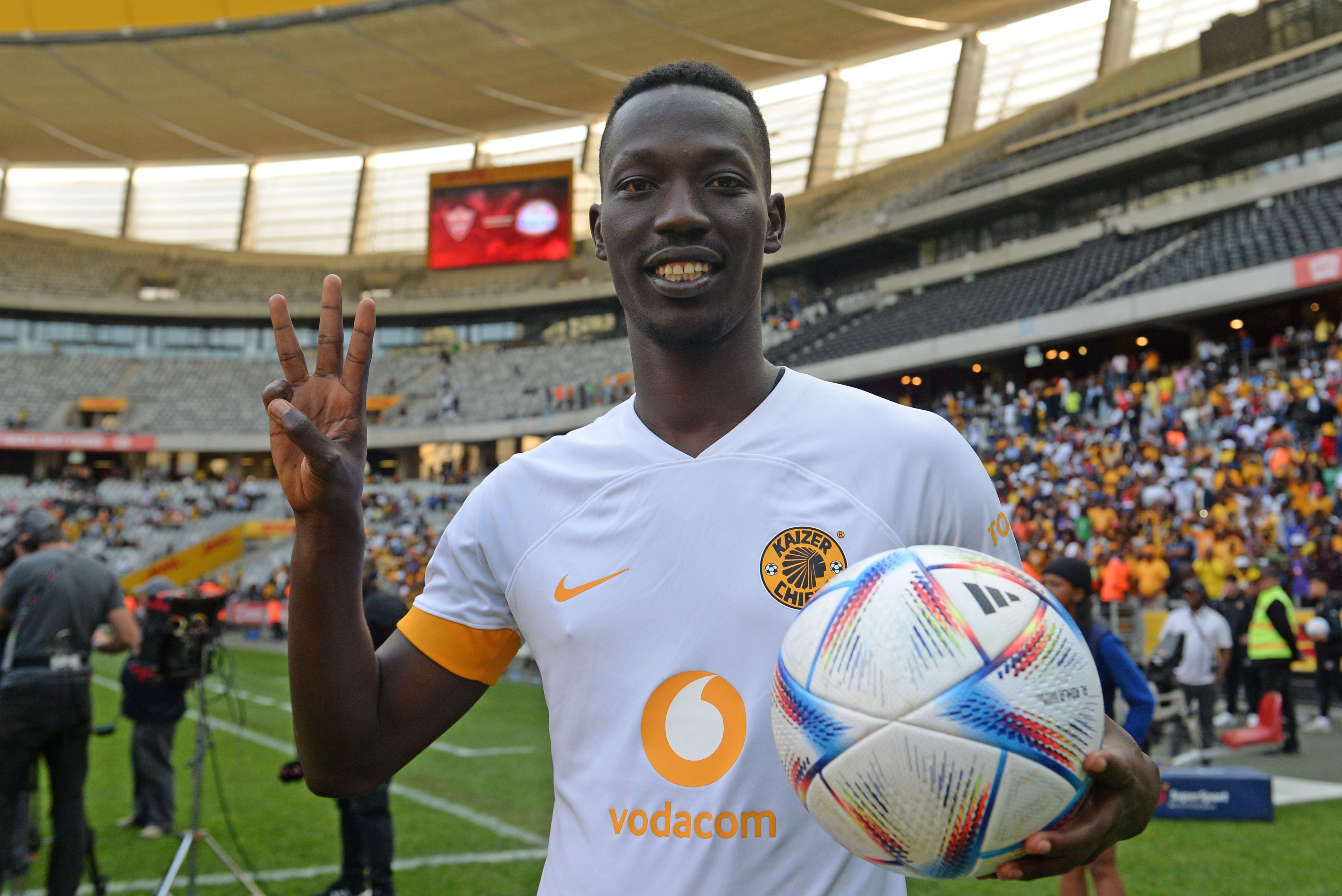 Burundi's Bimenyimana scores three penalties in Kaizer Chiefs win