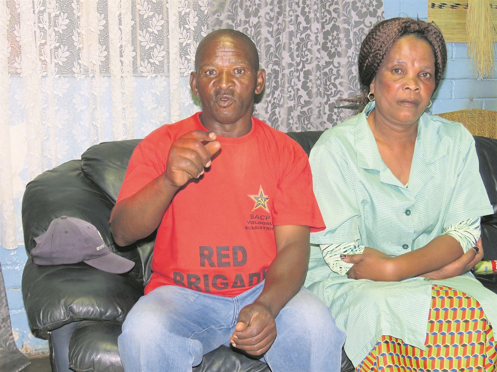 Buyisile Bomvu and his wife Noncedo will press charges if Ntombekhaya does not honour the agreement.     Photo by                Ntebatse Masipa