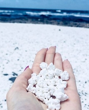 Popcorn beach. Photo (Instagram/@ramonarossi)
