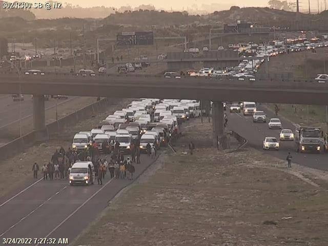 Protest action on N2 Inbound at R300. (SA Trucker, Twitter)