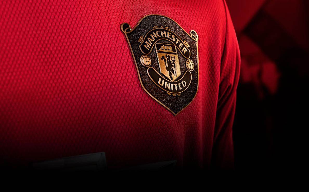 REVEALED: Manchester United Legends Wore Replica Version Of Adidas 19-20 Kit  in 1999 Treble Reunion Match - Footy Headlines