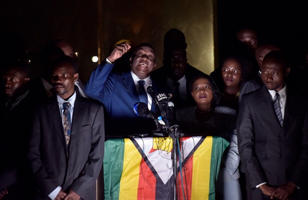Mnangagwa addresses his supporters. <strong>(News24)</strong>