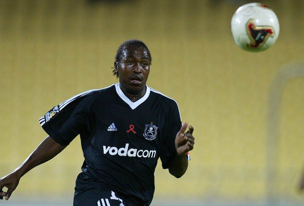 Kick Off on X: Orlando Pirates star striker Gabadinho Mhango is well on  course to smash a 20-year-old club record set by Dennis Lota and previously  equalled by Lesley Manyathela. Read more