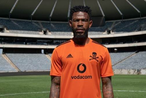 Thulani Hlatshwayo raves about Orlando Pirates' new orange jersey kit
