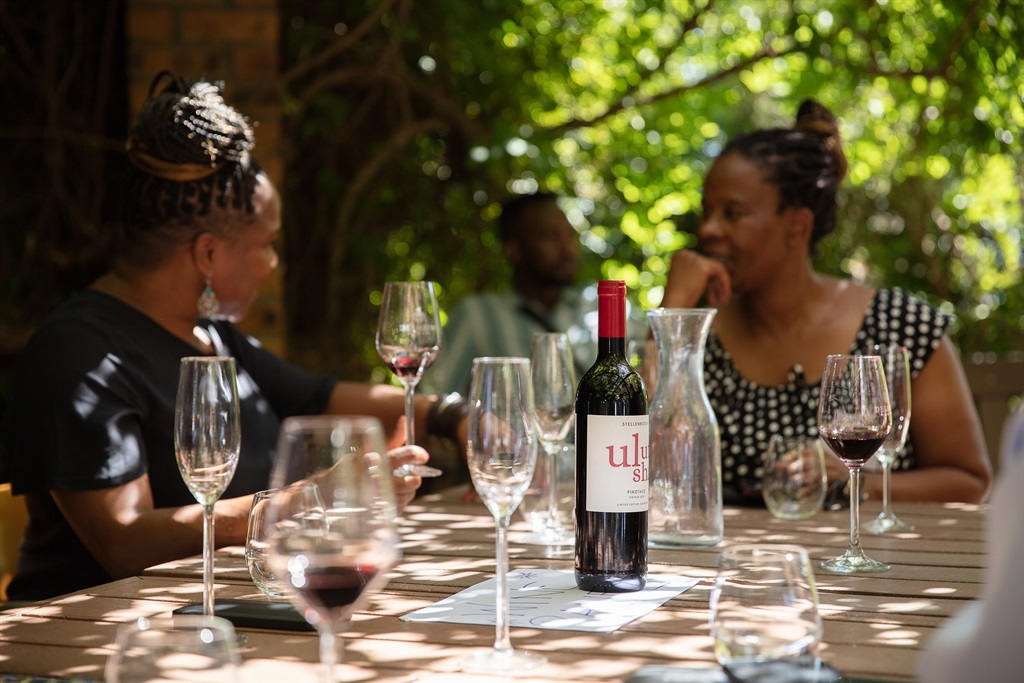 Tuanni Price (winemaker and owner of Zuri Wine Tasting) and Ntsiki Biyela, (PYDA board member and owner Aslina Wine) tasting uLutsha. 