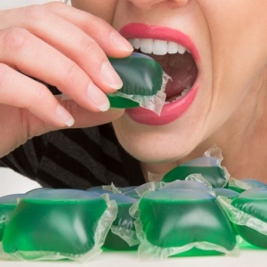 Detergent pods shouldn't come near your mouth. 