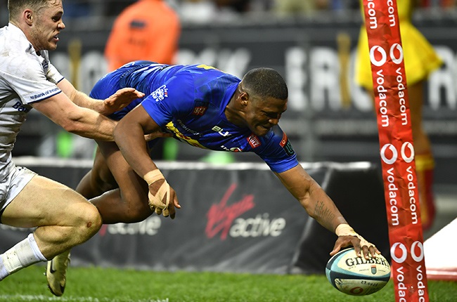 Warrick Gelant scores a try for the Stormers in their URC clash against Leinster at Cape Town Stadium on 27 April 2024. (Ashley Vlotman/Gallo Images)