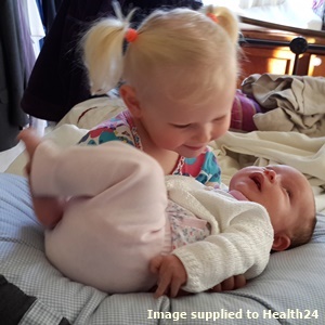Neave with her 3-year-old sister Lyra. (Image supplied to Health24)
