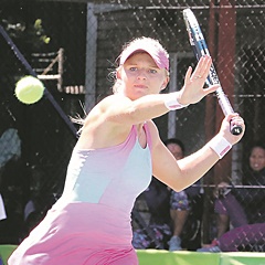PASSION AND GRACE:   Tennis star Chanel Simmonds ended last year with a bang by winning two titles in the Western Cape. (Eunice Visagie)
