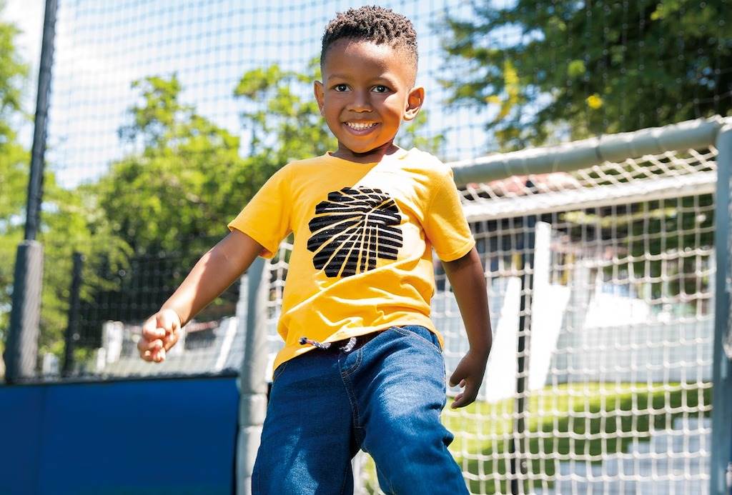 Kaizer Chiefs - New!! We have launched a Kaizer Chiefs lifestyle t-shirt  range in partnership with Jet Stores for you and your families. Prices are  R99.99 for adults. Kiddies - R79.99. Head