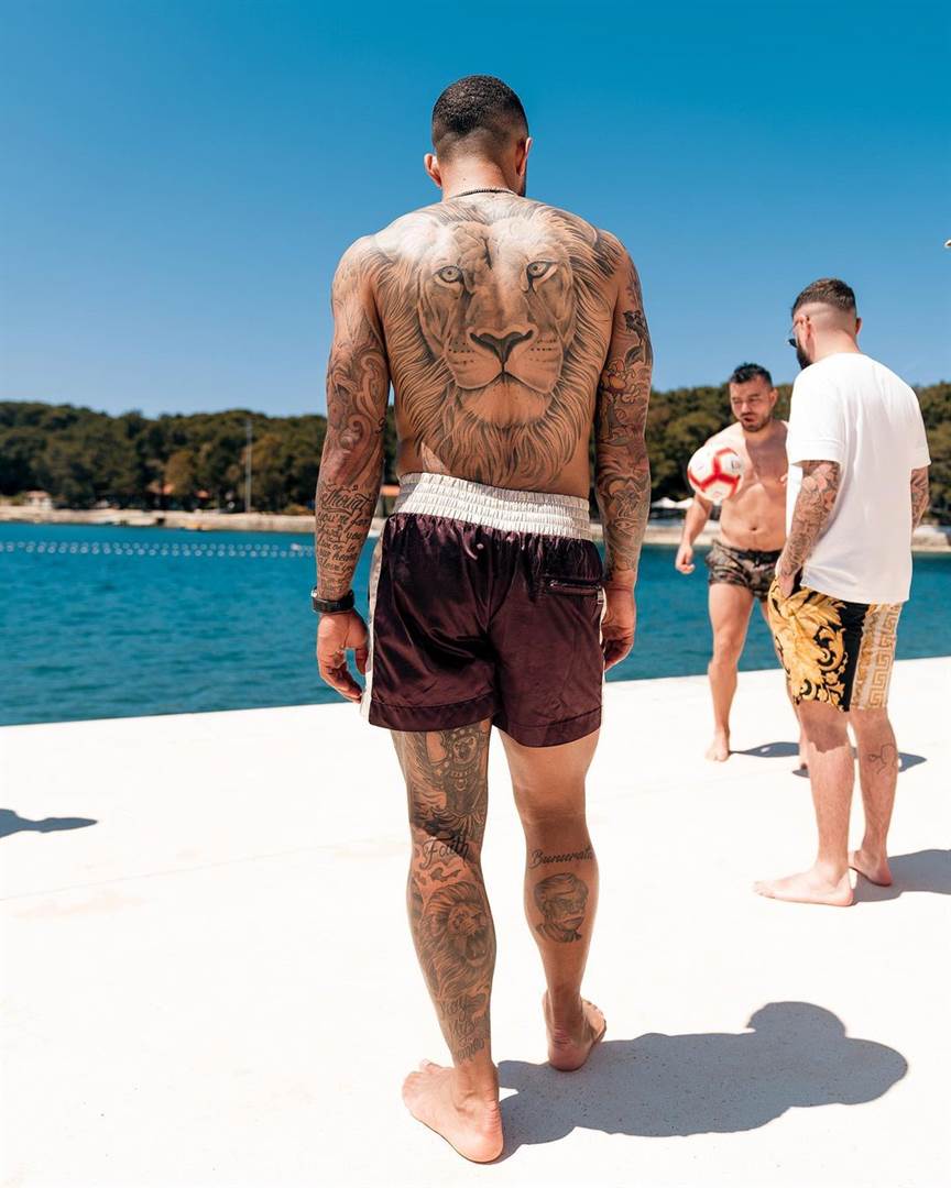 Memphis Depay's insane tattoo flexes