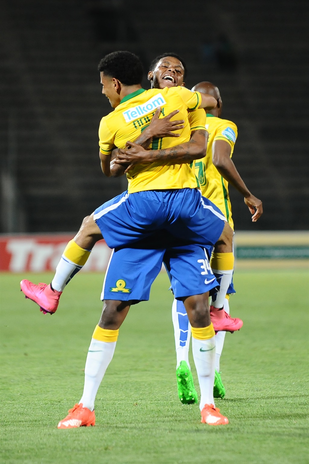 Friends Bongani Zungu and Keagan Dolly to tackle each other