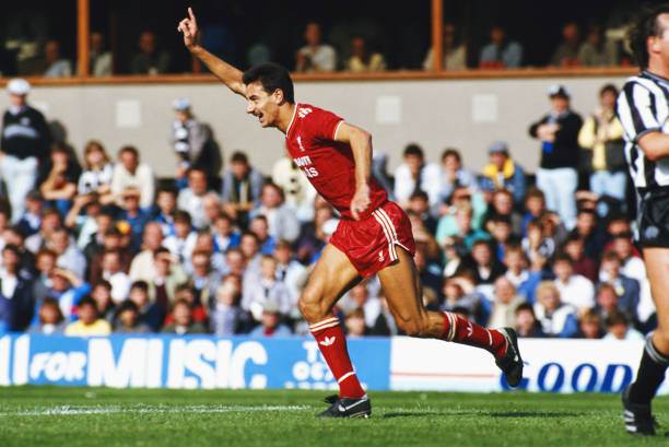 5. Liverpool : Ian Rush (346 goals)