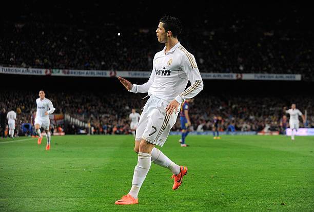 7. Real Madrid : Cristiano Ronaldo (450 goals)