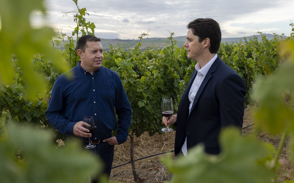 AM Vineyards co-owners Andrew Robinson (right) and Matthew Karan saw an opportunity open up in the Chinese market. (Pic: AM Vineyards)