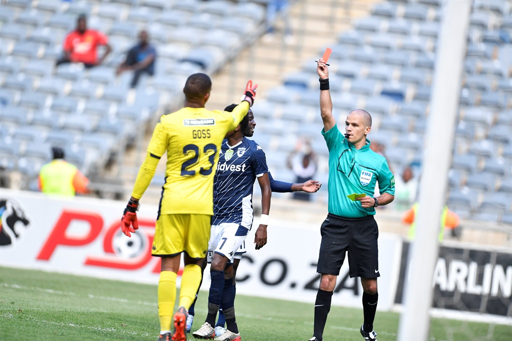  Victor Gomes gives red card to Elias Pelembe of Bidvest Wits 