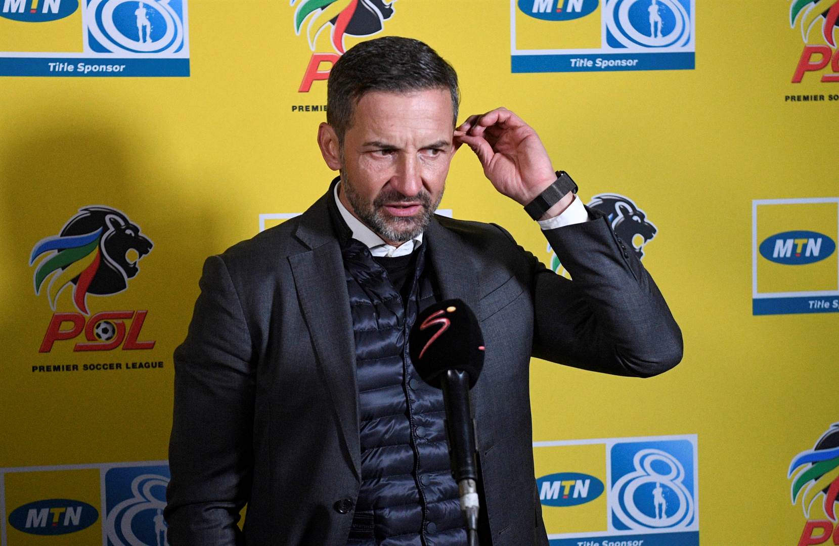 Orlando Pirates coach Zinnbauer cushions his defence from criticism