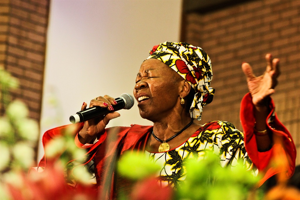 Letta Mbulu performs Jikela Emawena by Hugh Masekela. 