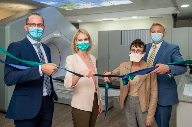 The machine was officially commissioned by a team of Bloemfontein oncologists. Left to right, Dr Brent-Nolan Green, Dr Corlia Loots, Dr Sandra Bonnet and Dr Thomas Erasmus. (Image: Supplied)