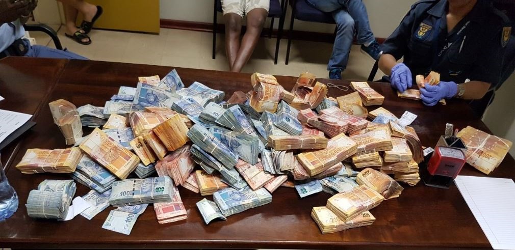 Cops confiscated R2.5 million cash at Border post  