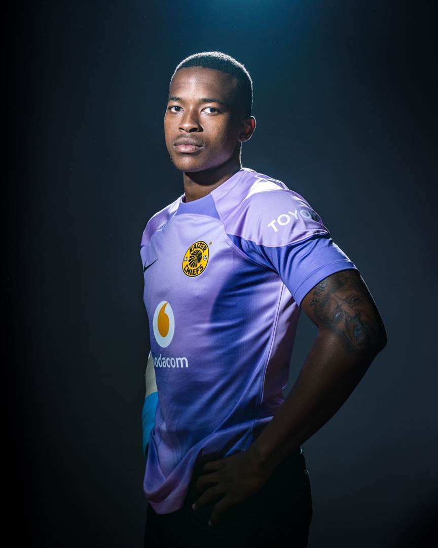 Kaizer Chiefs New Kit Sold Out Overseas - The CoverUp