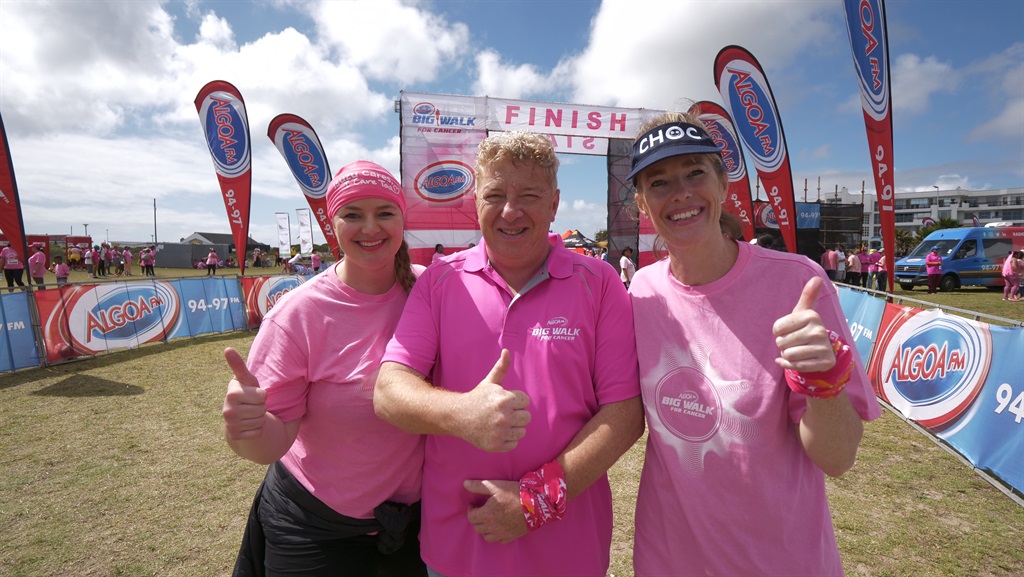 Alfie Jay (middle), Algoa FM Managing Director, centre is joined by Sharné Woods from ISUZU Motors South Africa and Lynne Gadd-Claxton, CHOC Childhood Cancer Foundation Gqeberha Manager. 