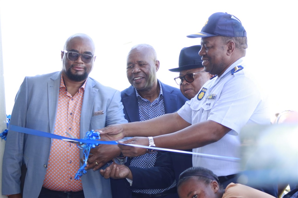 The police in Limpopo handed over a newly built house to a family in Ga-Molepo Village.