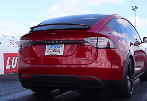 WATCH: Tesla Model X vs Jeep Trackhawk | Life