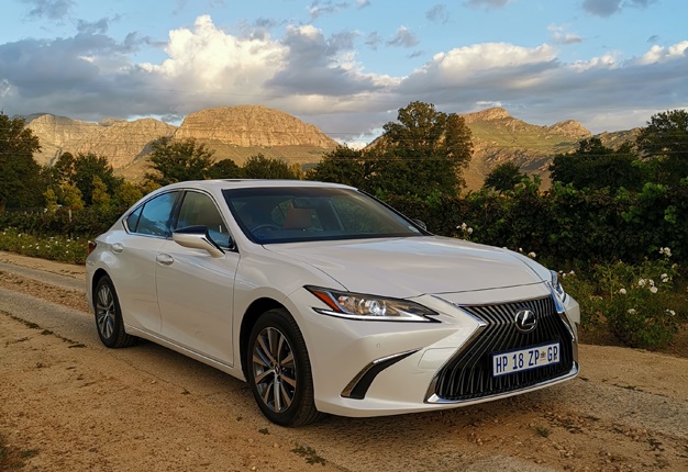 Review Lexus Es 250 Ex Why Social Influencers Will Love It Wheels