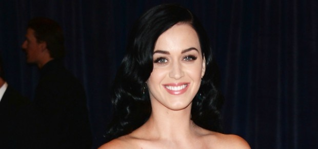 Katy Perry lookalike constantly stopped for selfies by the singer’s ...