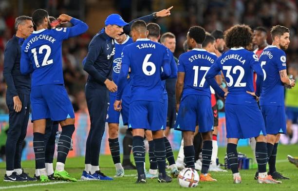 Thomas Tuchel with his Chelsea players