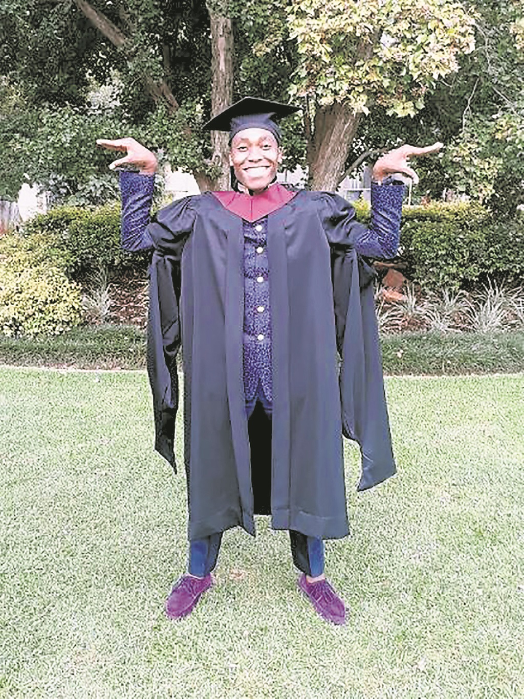 Caster Semenya posted a photo of herself in a graduation gown after completing her national diploma in Sports Science. 