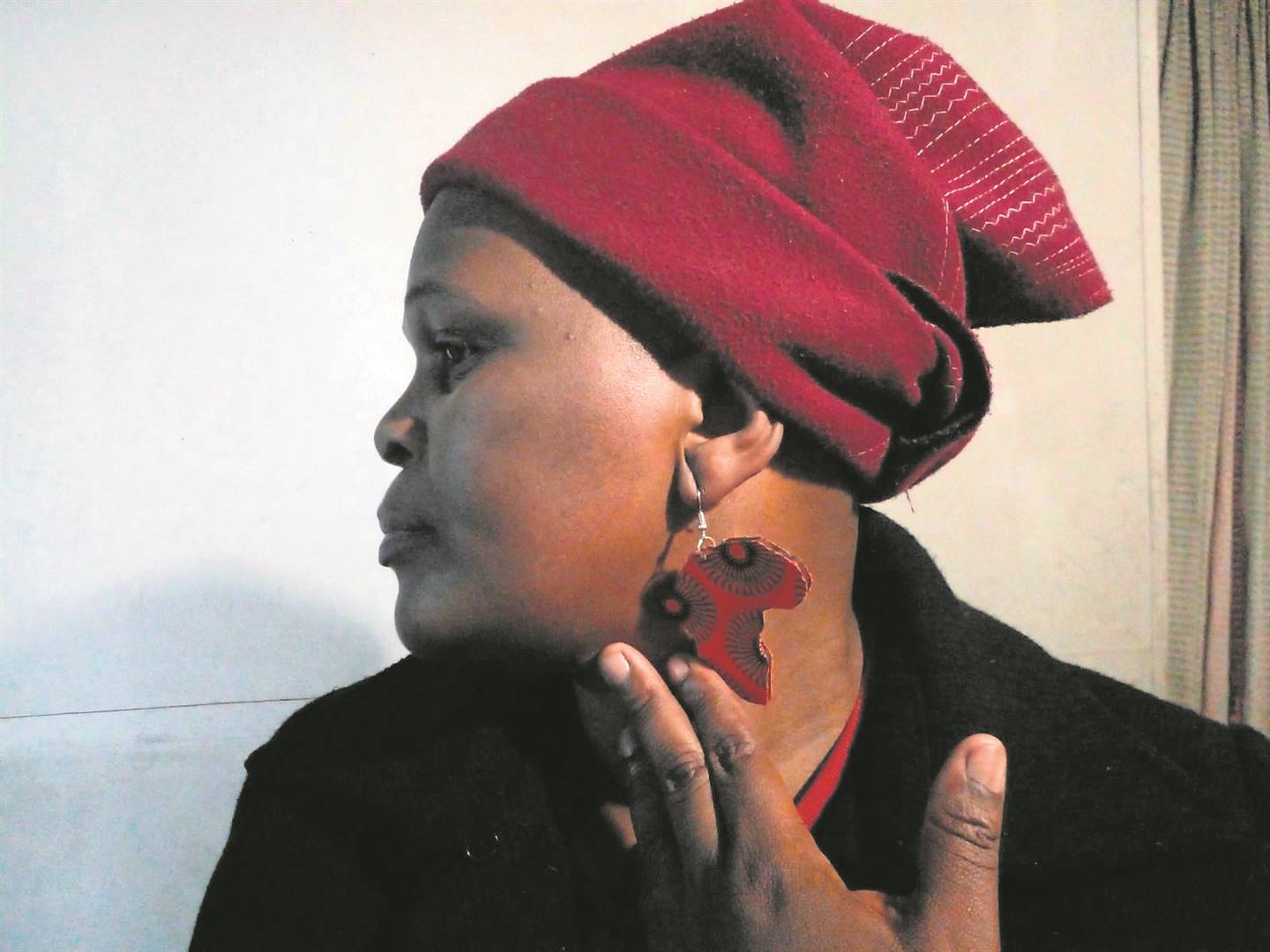 Betty Duli-Mkinase said she was beaten up by cops while in handcuffs and they also stole from her. Photos by Lulekwa Mbadamane 