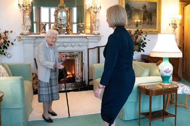Photographer Who Took Last Picture Of The Queen Speaks Of Her Majestys Last Official Duty I
