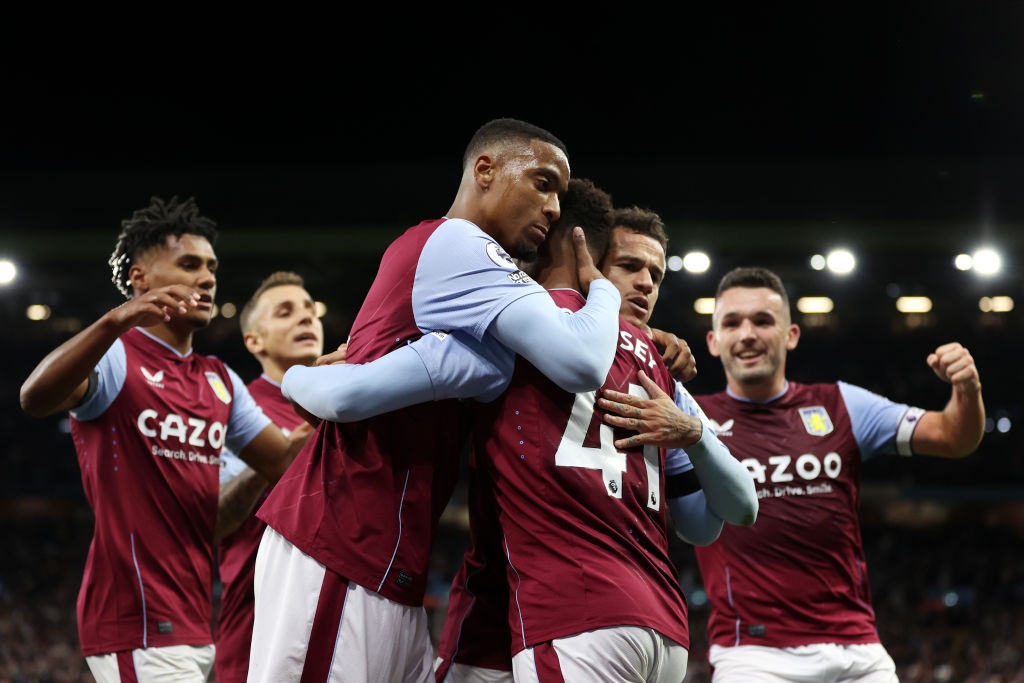 BIRMINGHAM, ENGLAND - SEPTEMBER 16: Jacob Ramsey of Aston Villa celebrates with team mates after scoring their sides first goal during the Premier League match between Aston Villa and Southampton FC at Villa Park on September 16, 2022 in Birmingham, England. (Photo by Naomi Baker/Getty Images)