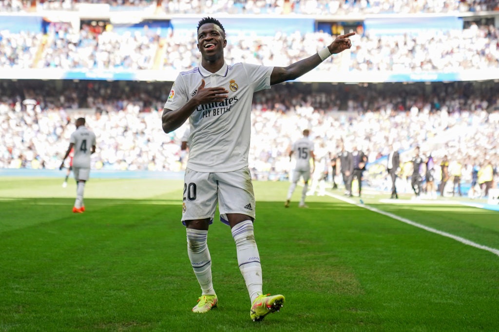 MADRID, SPAIN - SEPTEMBER 11: Vinicius Junior of Real Madrid CF celebrates after scoring their sides second goal during the LaLiga Santander match between Real Madrid CF and RCD Mallorca at Estadio Santiago Bernabeu on September 11, 2022 in Madrid, Spain. (Photo by Angel Martinez/Getty Images)