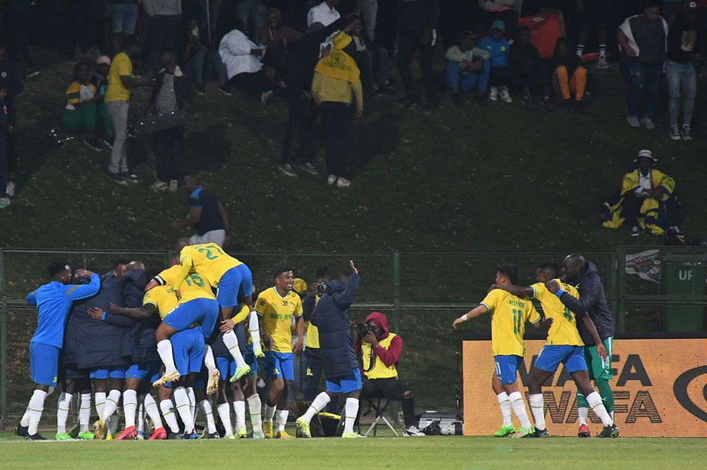 Mamelodi Sundowns players celebrates during the MTN8 quarter final match against SuperSport United at ABSA Tuks Stadium