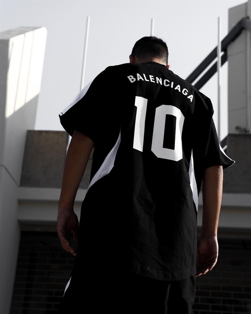 The black Balenciaga football jersey from it's Aut