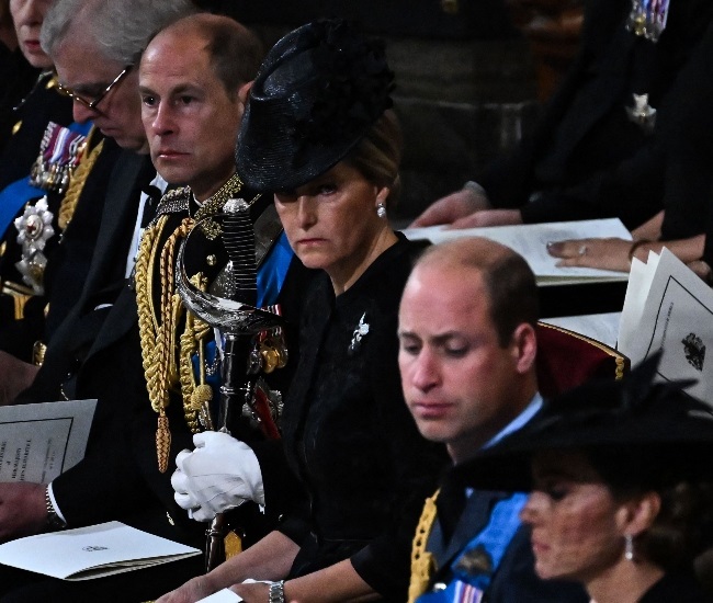 Queen Elizabeth II, funeral, Buckingham Palace, th